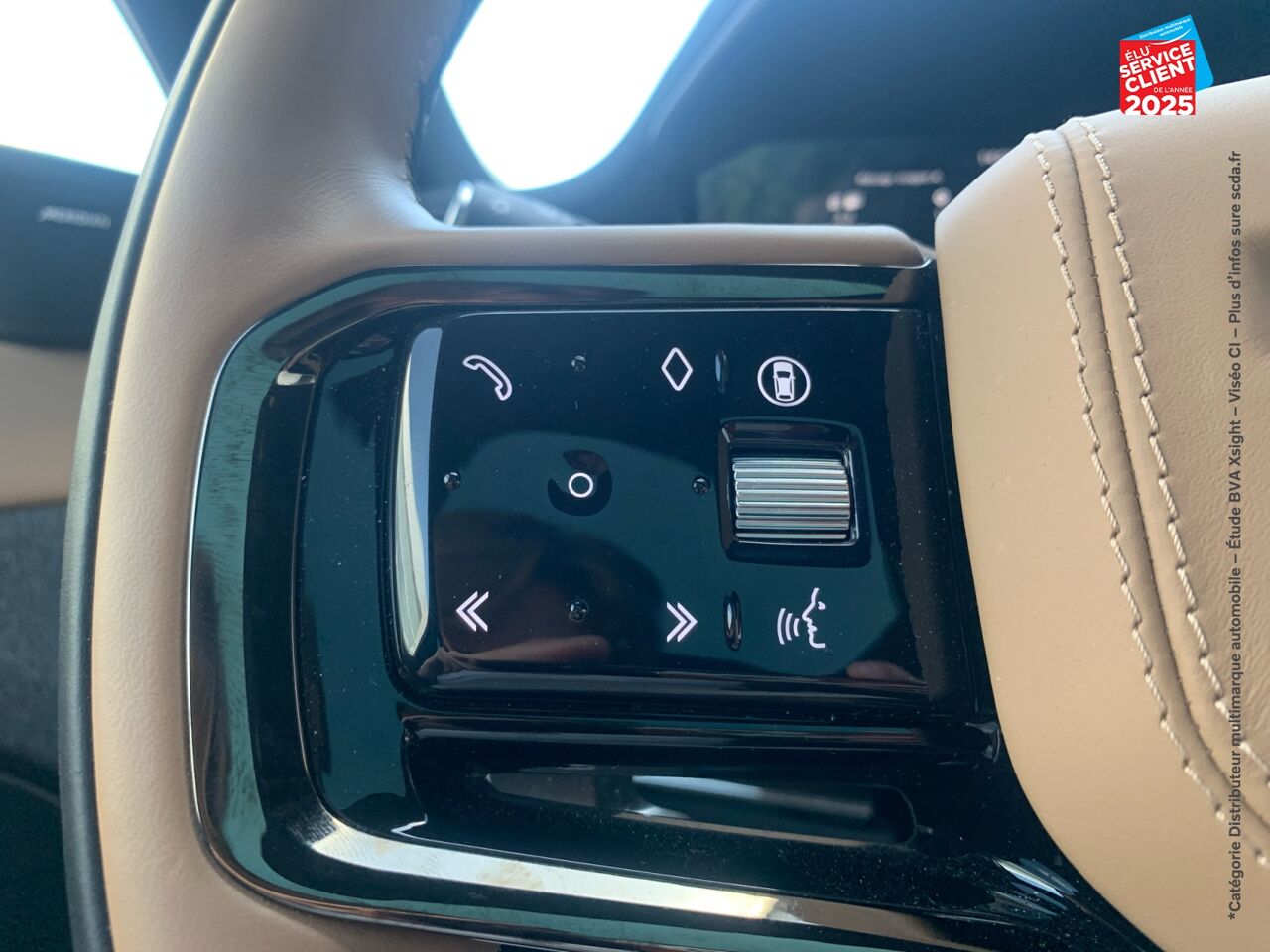 Véhicule d'occasion LAND-ROVER RANGE ROVER SPORT 3.0 P460E 460CH PHEV DYNAMIC SE TOUVRANT SIEGE CHAUF CAMERA GPS chez Renault Colmar