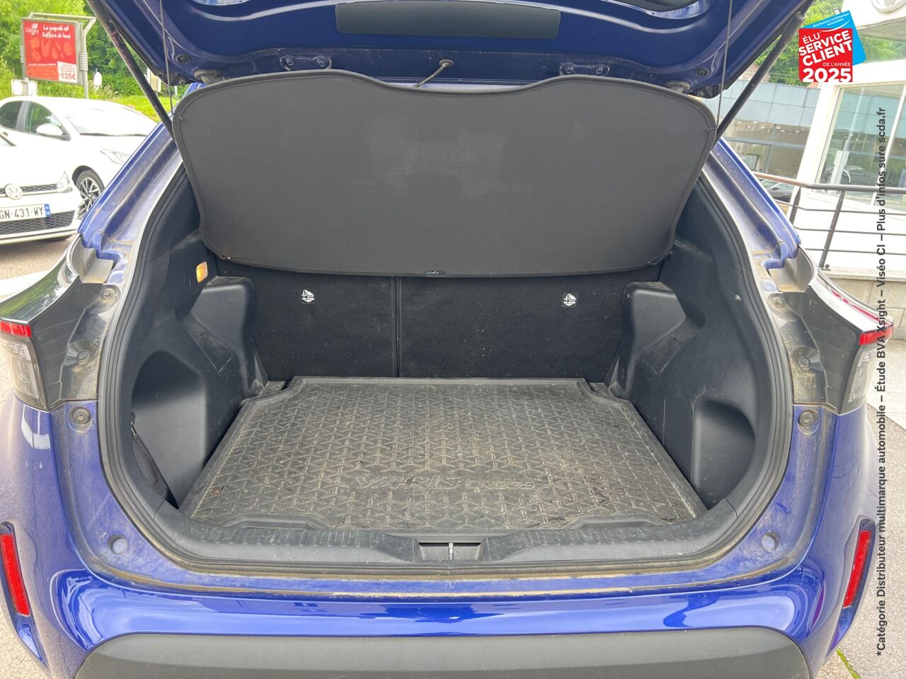 Véhicule d'occasion TOYOTA YARIS CROSS 116H DESIGN AWD-I MY22 chez Toyota Verdun