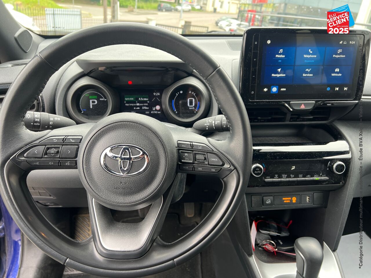 Véhicule d'occasion TOYOTA YARIS CROSS 116H DESIGN AWD-I MY22 chez Toyota Verdun