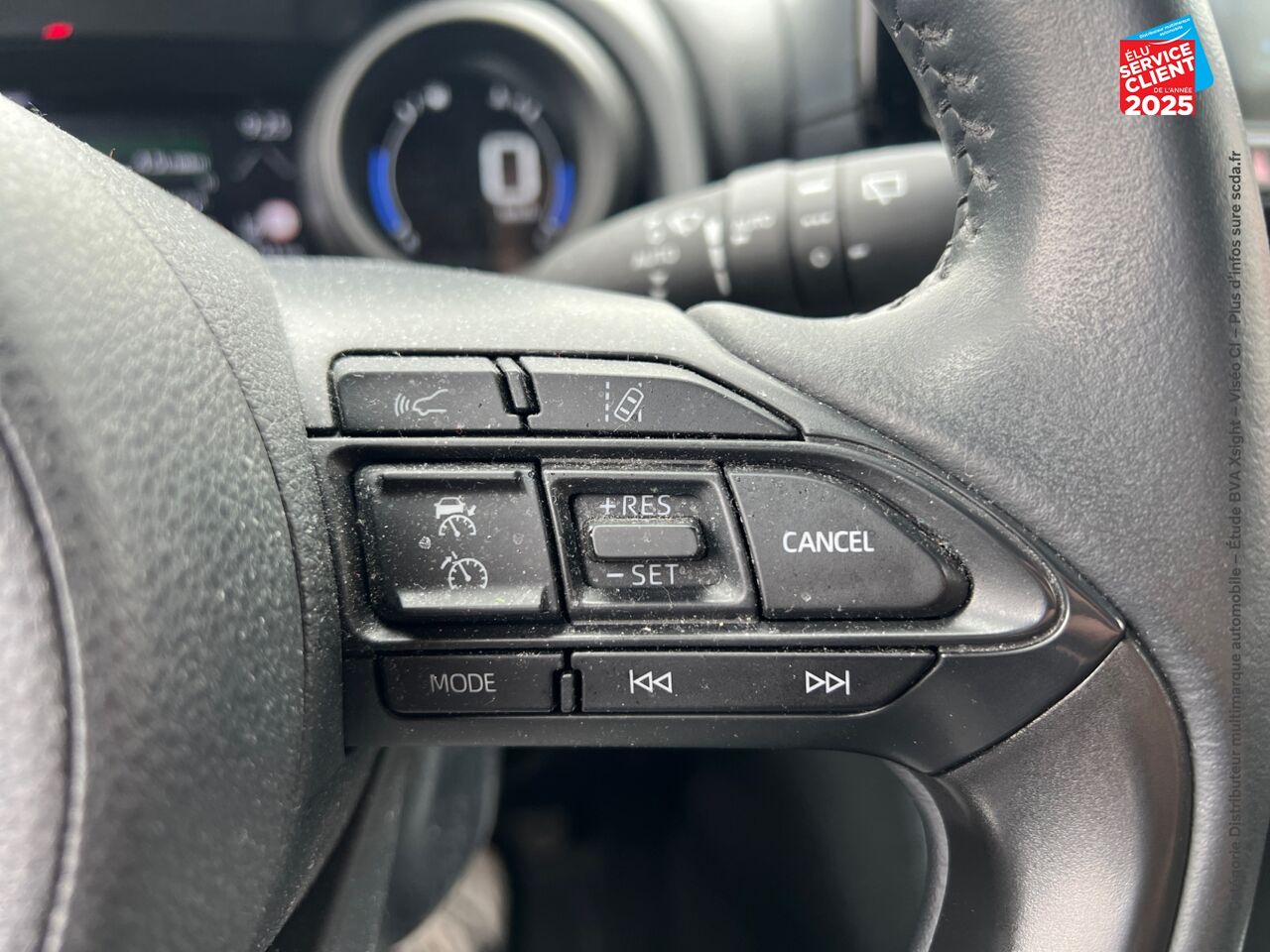 Véhicule d'occasion TOYOTA YARIS CROSS 116H DESIGN AWD-I MY22 chez Toyota Verdun