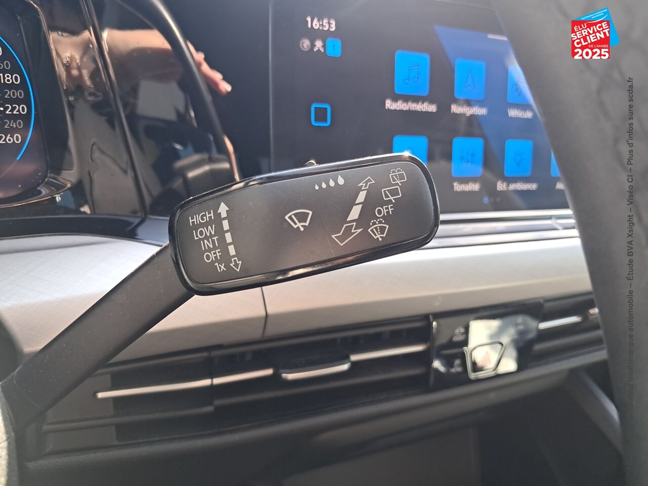 Véhicule d'occasion VOLKSWAGEN GOLF 1.0 TSI OPF 110CH LIFE 1ST chez Renault Saint-Louis