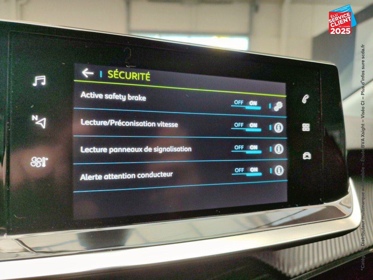 Véhicule d'occasion PEUGEOT 208 E-136CH ACTIVE chez Toyota Verdun