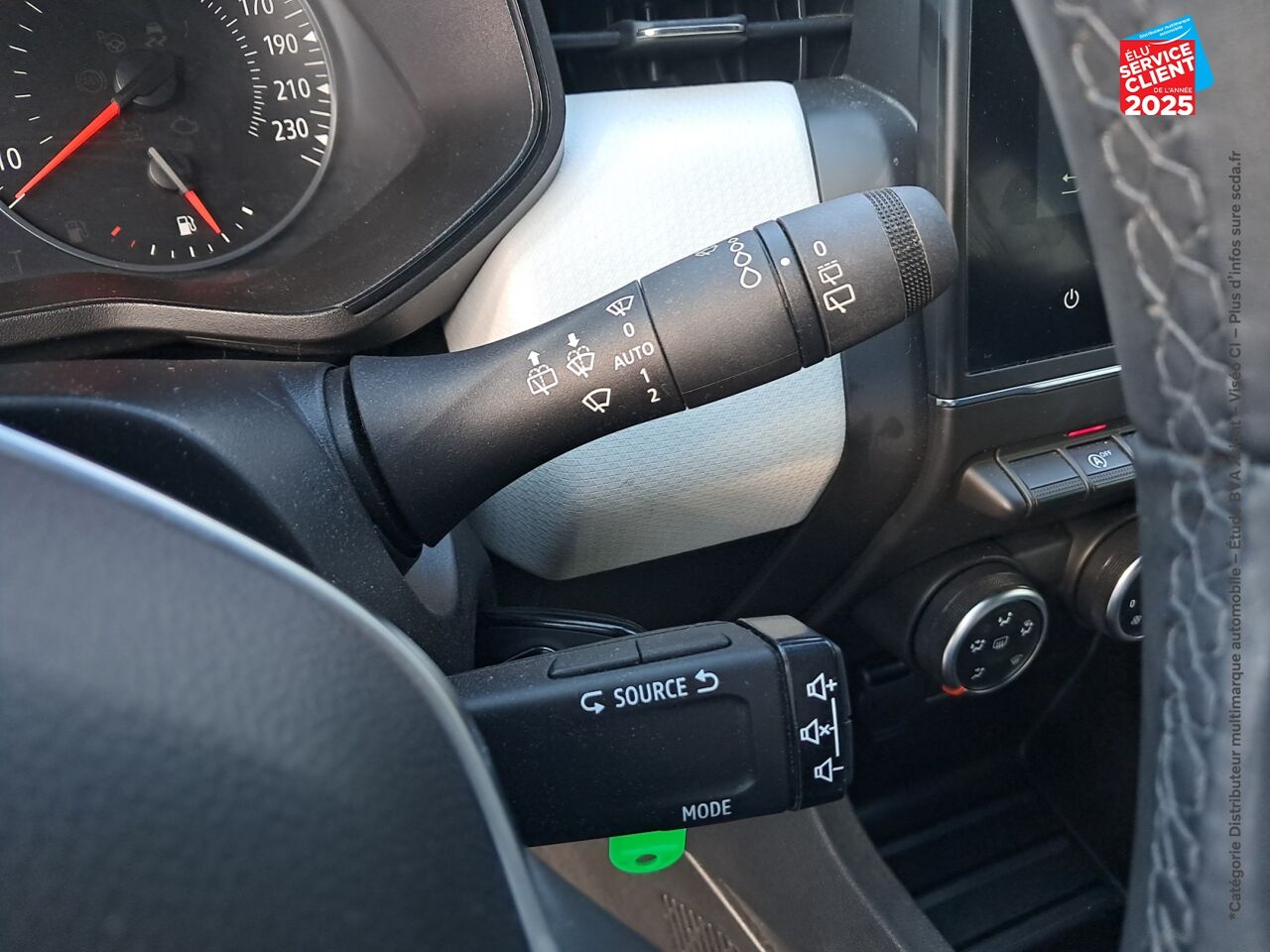 Véhicule d'occasion RENAULT CLIO REVERSIBLE 1.5 BLUE DCI 100CH EVOLUTION GPS RADAR AR chez HESS Automobile