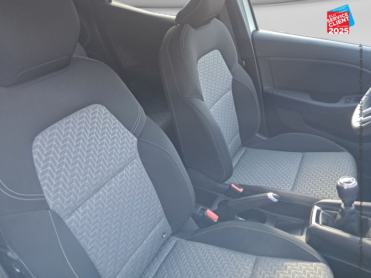 Véhicule d'occasion RENAULT CLIO REVERSIBLE 1.5 BLUE DCI 100CH EVOLUTION GPS RADAR AR chez HESS Automobile