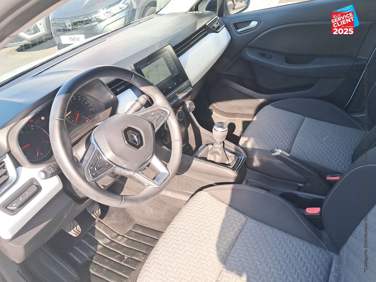 Véhicule d'occasion RENAULT CLIO REVERSIBLE 1.5 BLUE DCI 100CH EVOLUTION GPS RADAR AR chez HESS Automobile