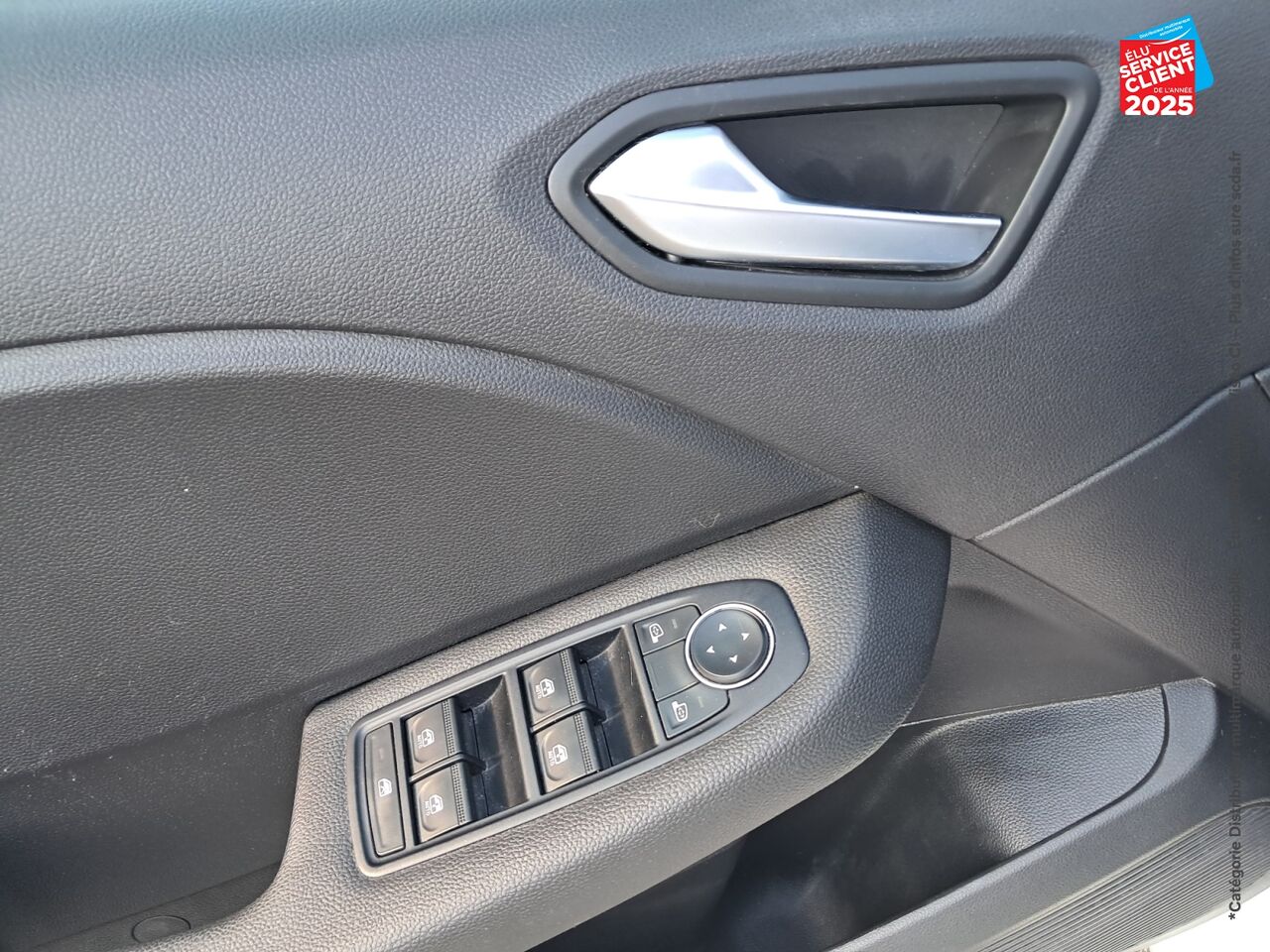 Véhicule d'occasion RENAULT CLIO REVERSIBLE 1.5 BLUE DCI 100CH EVOLUTION GPS RADAR AR chez HESS Automobile