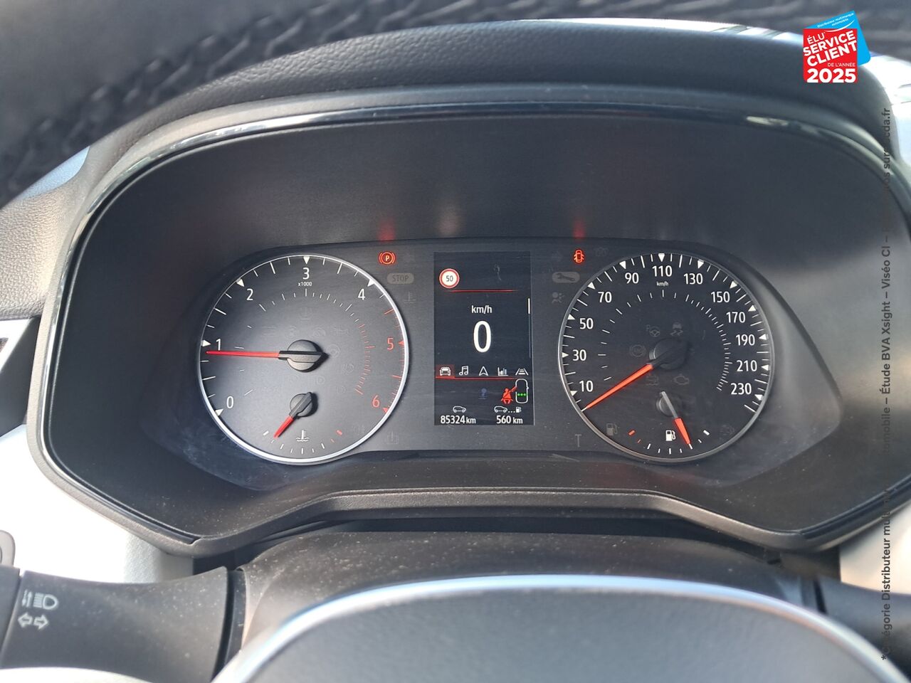 Véhicule d'occasion RENAULT CLIO REVERSIBLE 1.5 BLUE DCI 100CH EVOLUTION GPS RADAR AR chez HESS Automobile