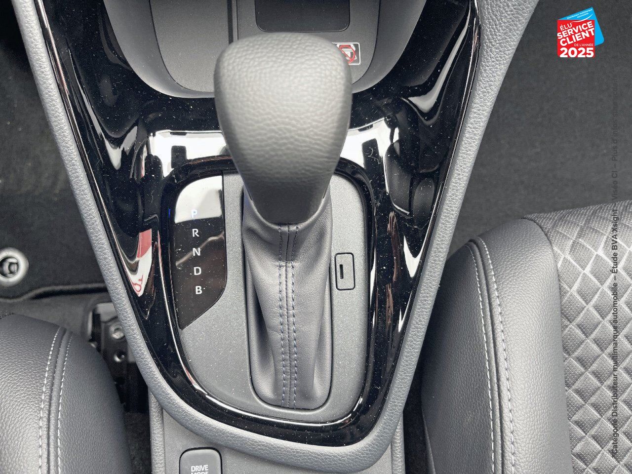 Véhicule d'occasion TOYOTA YARIS 116H COLLECTION 5P MC24 chez Toyota Saint Dizier