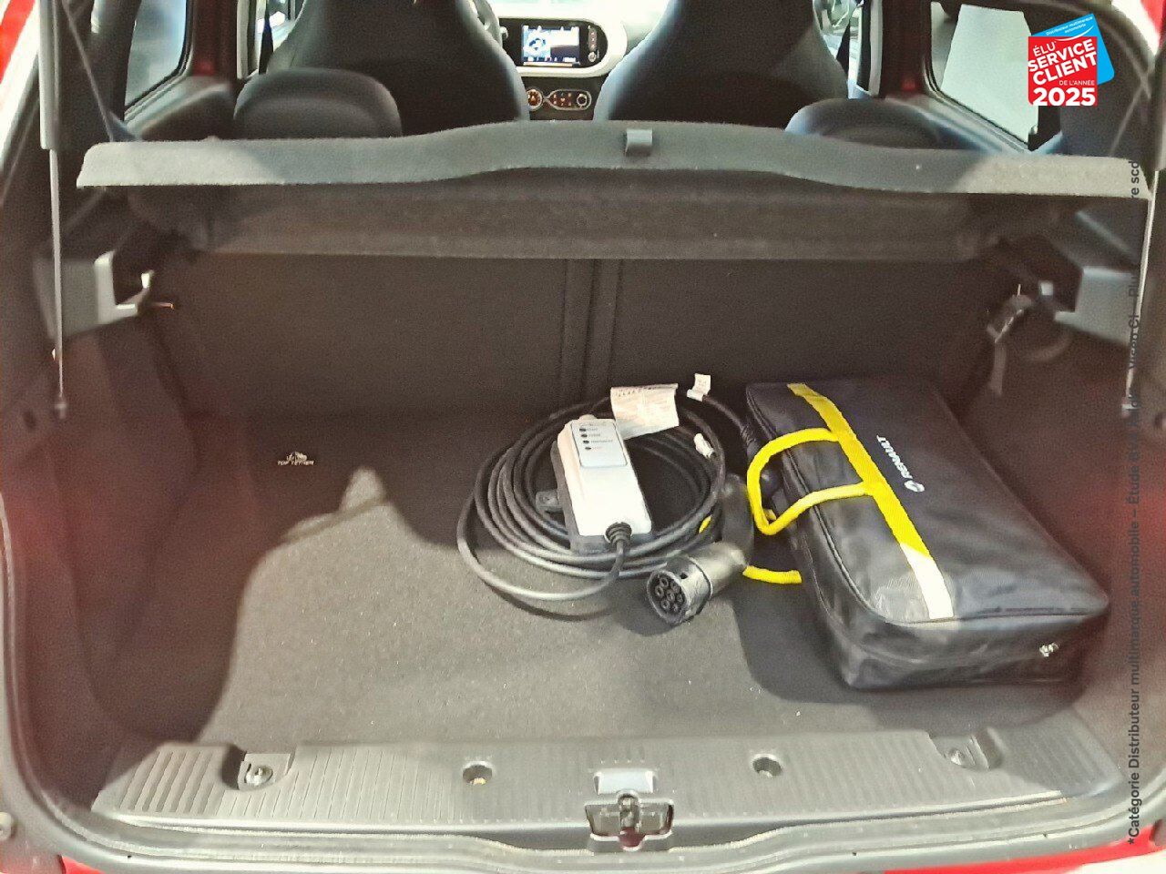Véhicule d'occasion RENAULT TWINGO E-TECH ELECTRIC TECHNO R80 ACHAT INTEGRAL chez Hyundai Epernay