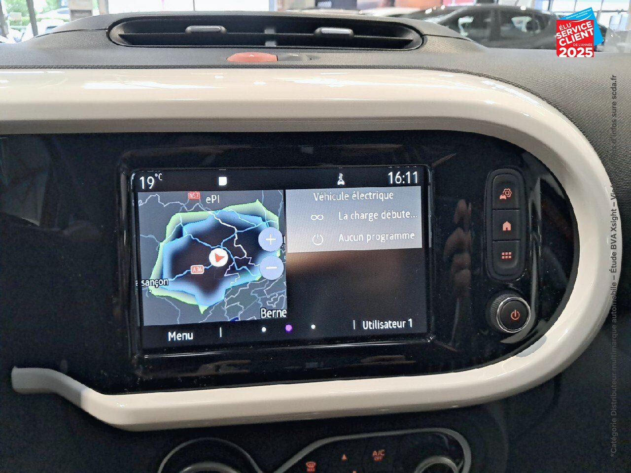 Véhicule d'occasion RENAULT TWINGO E-TECH ELECTRIC TECHNO R80 ACHAT INTEGRAL chez Hyundai Epernay