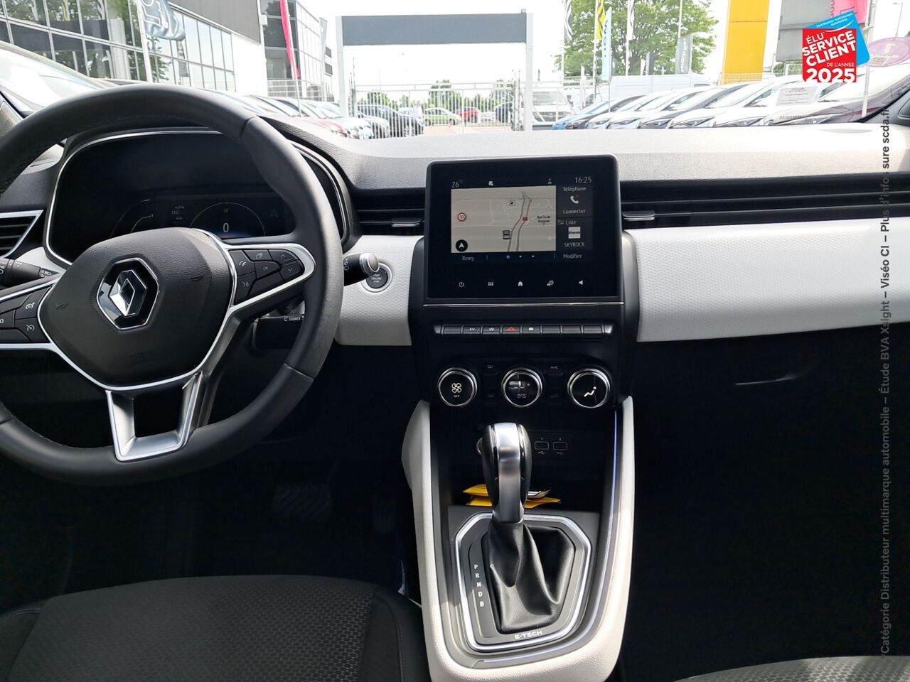 Véhicule d'occasion RENAULT CLIO 1.6 E-TECH 140CH INTENS chez Toyota Thionville