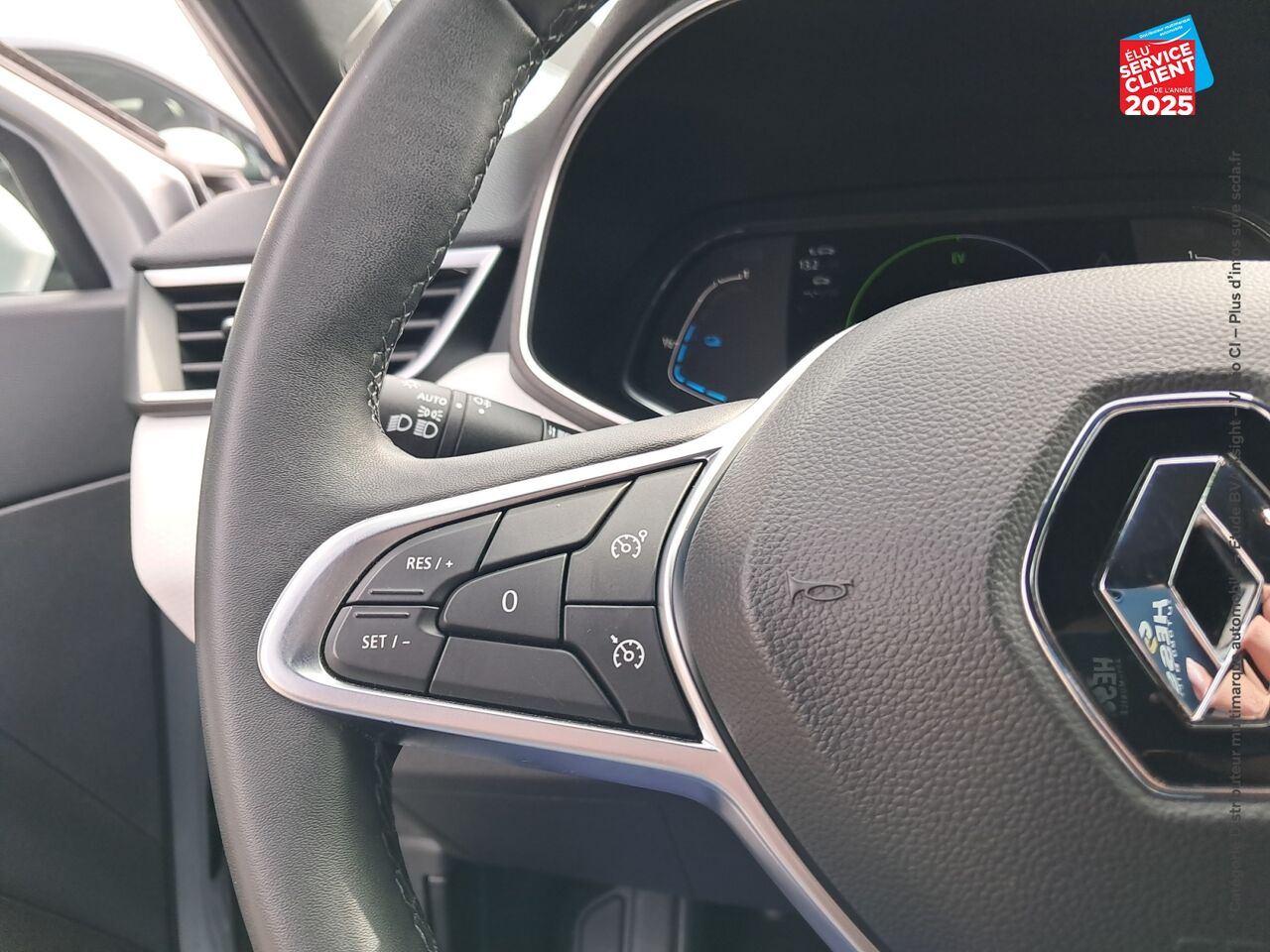 Véhicule d'occasion RENAULT CLIO 1.6 E-TECH 140CH INTENS chez Toyota Thionville