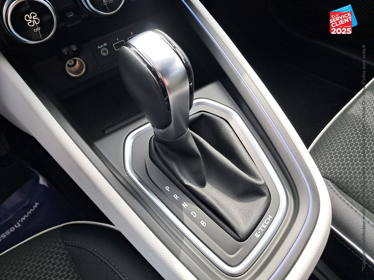 Véhicule d'occasion RENAULT CLIO 1.6 E-TECH 140CH INTENS chez Toyota Thionville