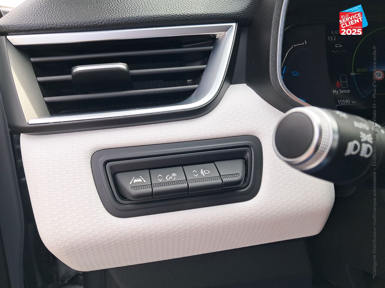 Véhicule d'occasion RENAULT CLIO 1.6 E-TECH 140CH INTENS chez Toyota Thionville