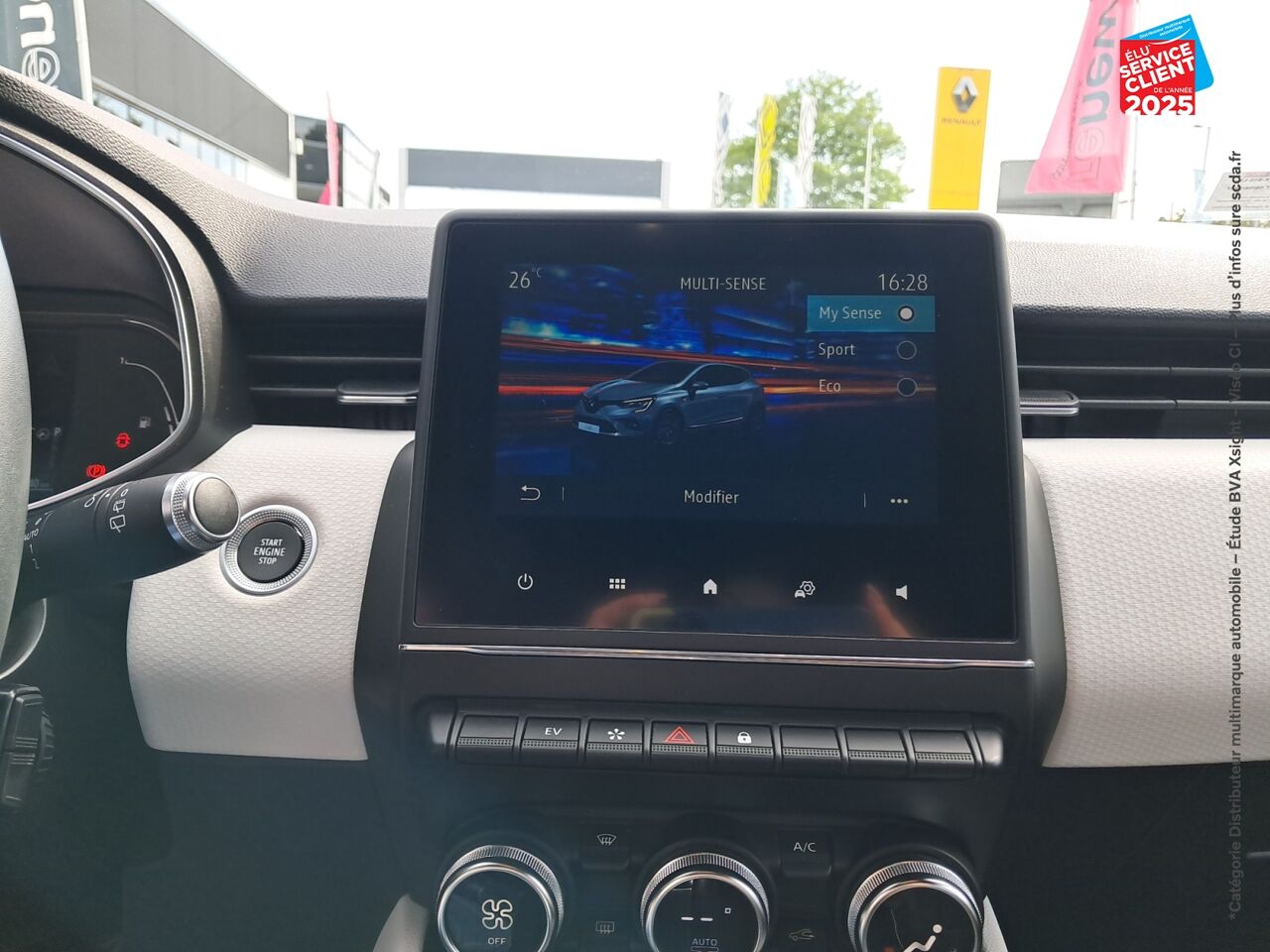 Véhicule d'occasion RENAULT CLIO 1.6 E-TECH 140CH INTENS chez Toyota Thionville