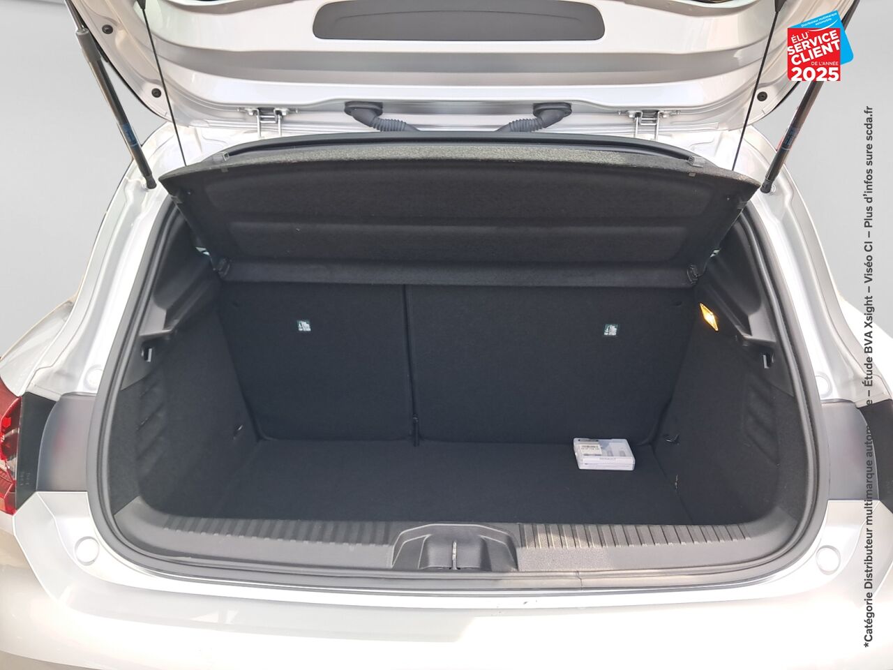 Véhicule d'occasion RENAULT CLIO 1.6 E-TECH 140CH INTENS chez Toyota Thionville
