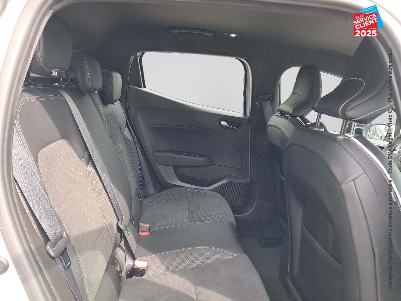 Véhicule d'occasion RENAULT CLIO 1.6 E-TECH 140CH INTENS chez Toyota Thionville