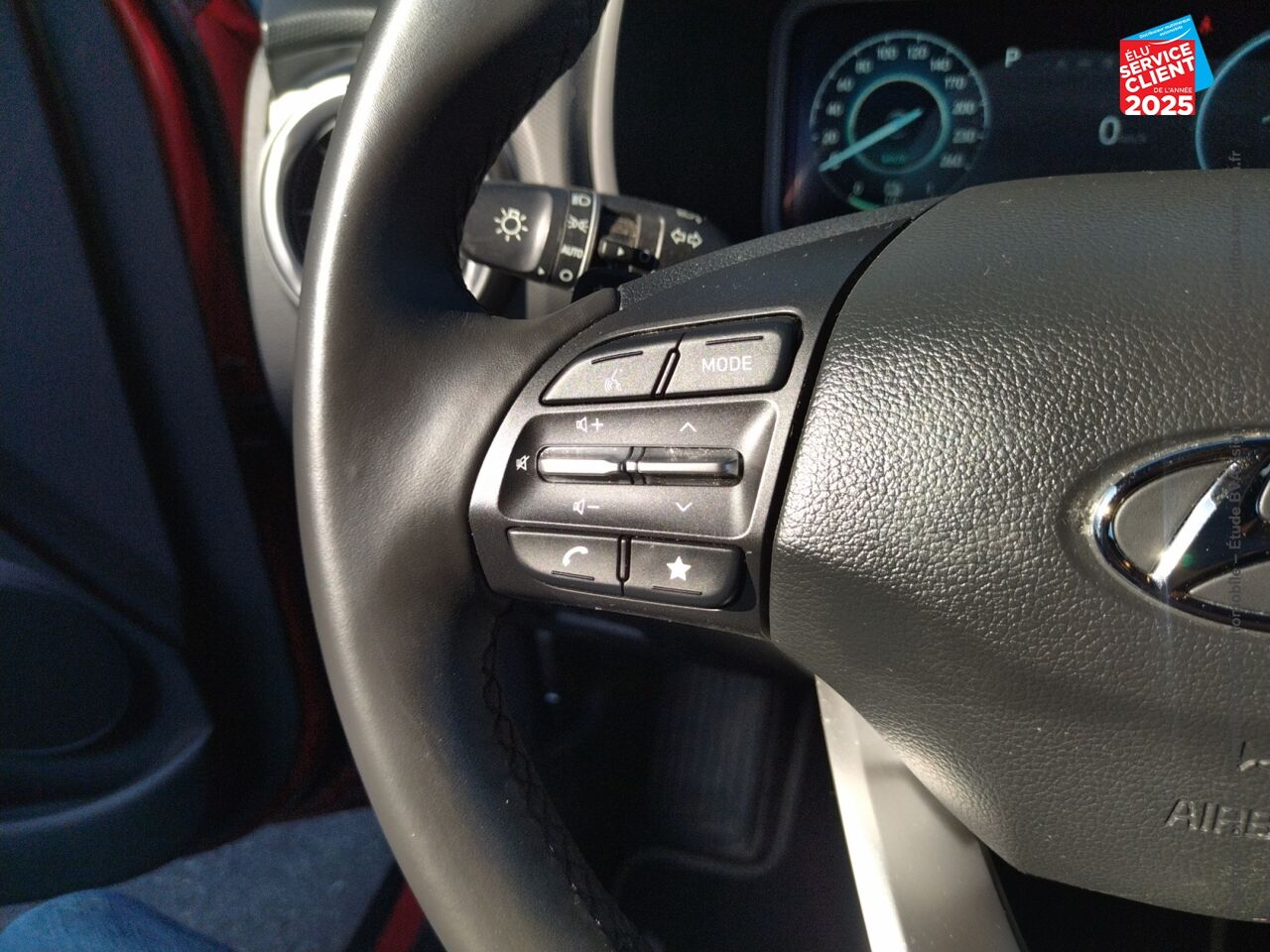 Véhicule d'occasion HYUNDAI KONA ELECTRIC 64KWH - 204CH INTUITIVE CAMERA chez Hyundai Epernay