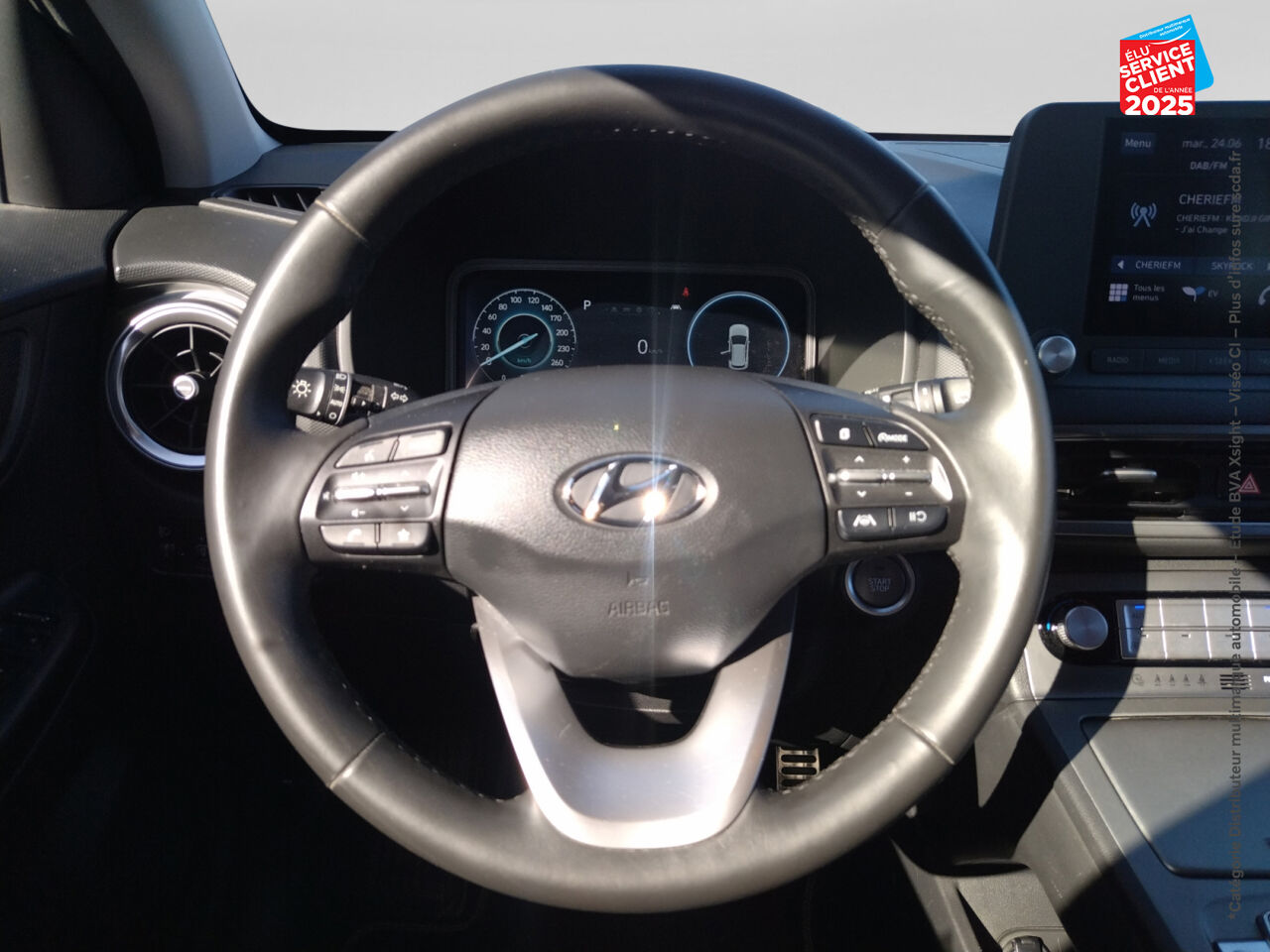 Véhicule d'occasion HYUNDAI KONA ELECTRIC 64KWH - 204CH INTUITIVE CAMERA chez Hyundai Epernay