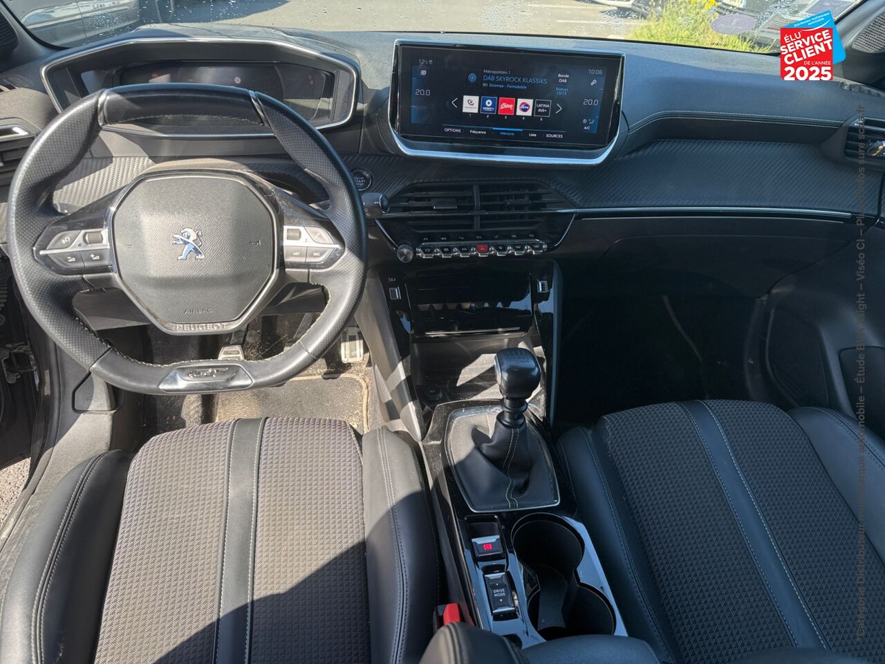 Véhicule d'occasion PEUGEOT 208 1.2 PURETECH 100CH S/S GT LINE CAMERA GPS chez Renault Saint-Louis