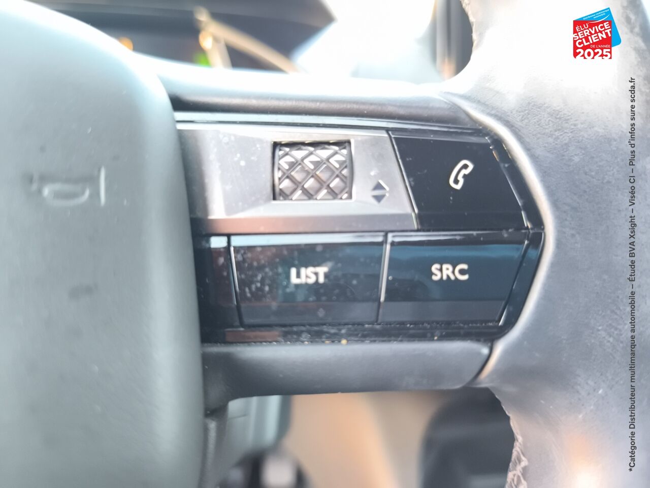 Véhicule d'occasion DS DS 3 CROSSBACK PURETECH 155CH GRAND CHIC AUTOMATIQUE SIEGES CHAUF/CUIR GPS CAMERA CARPLAY chez Renault Saint-Louis