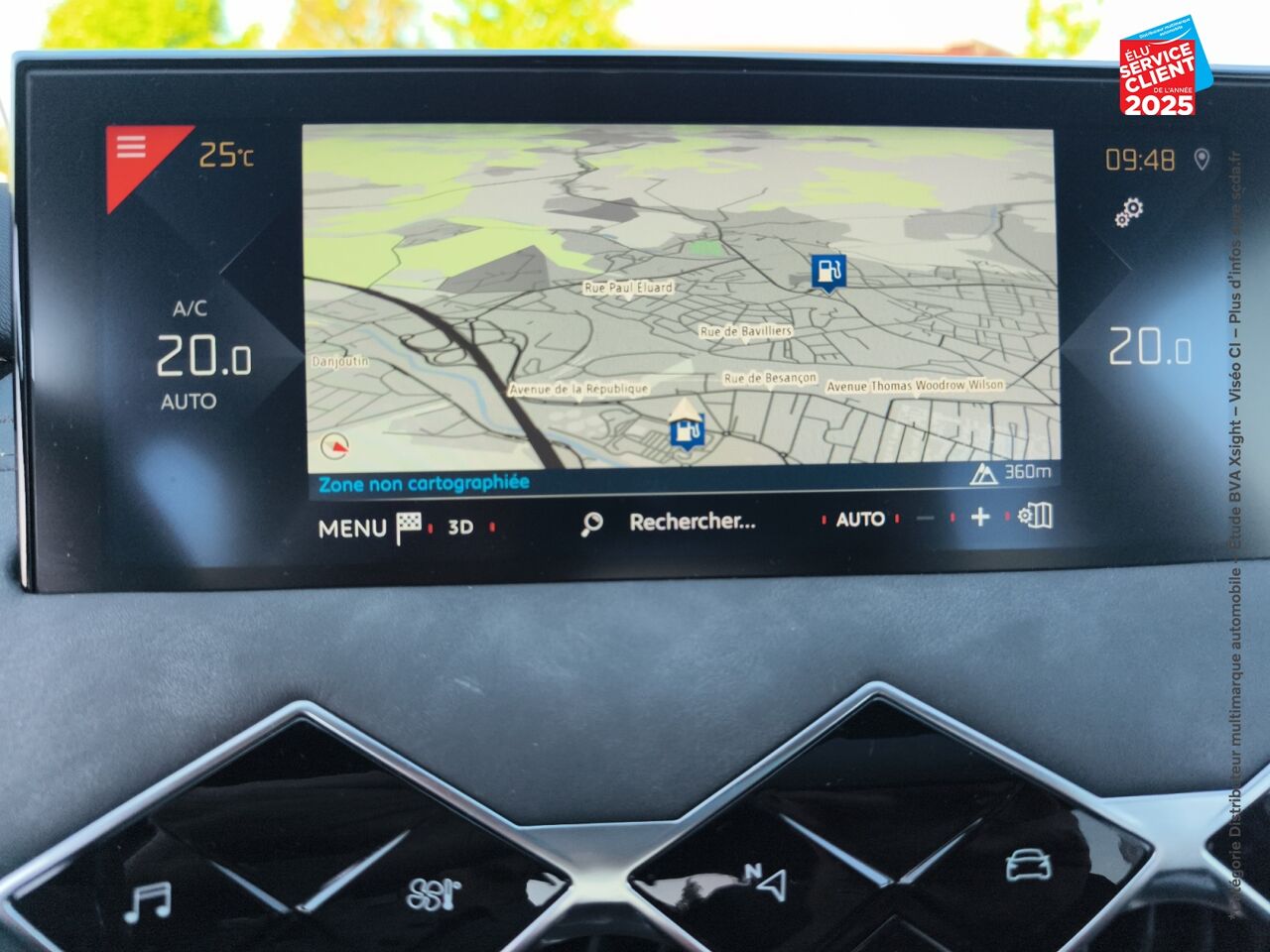 Véhicule d'occasion DS DS 3 CROSSBACK PURETECH 155CH GRAND CHIC AUTOMATIQUE SIEGES CHAUF/CUIR GPS CAMERA CARPLAY chez Renault Saint-Louis