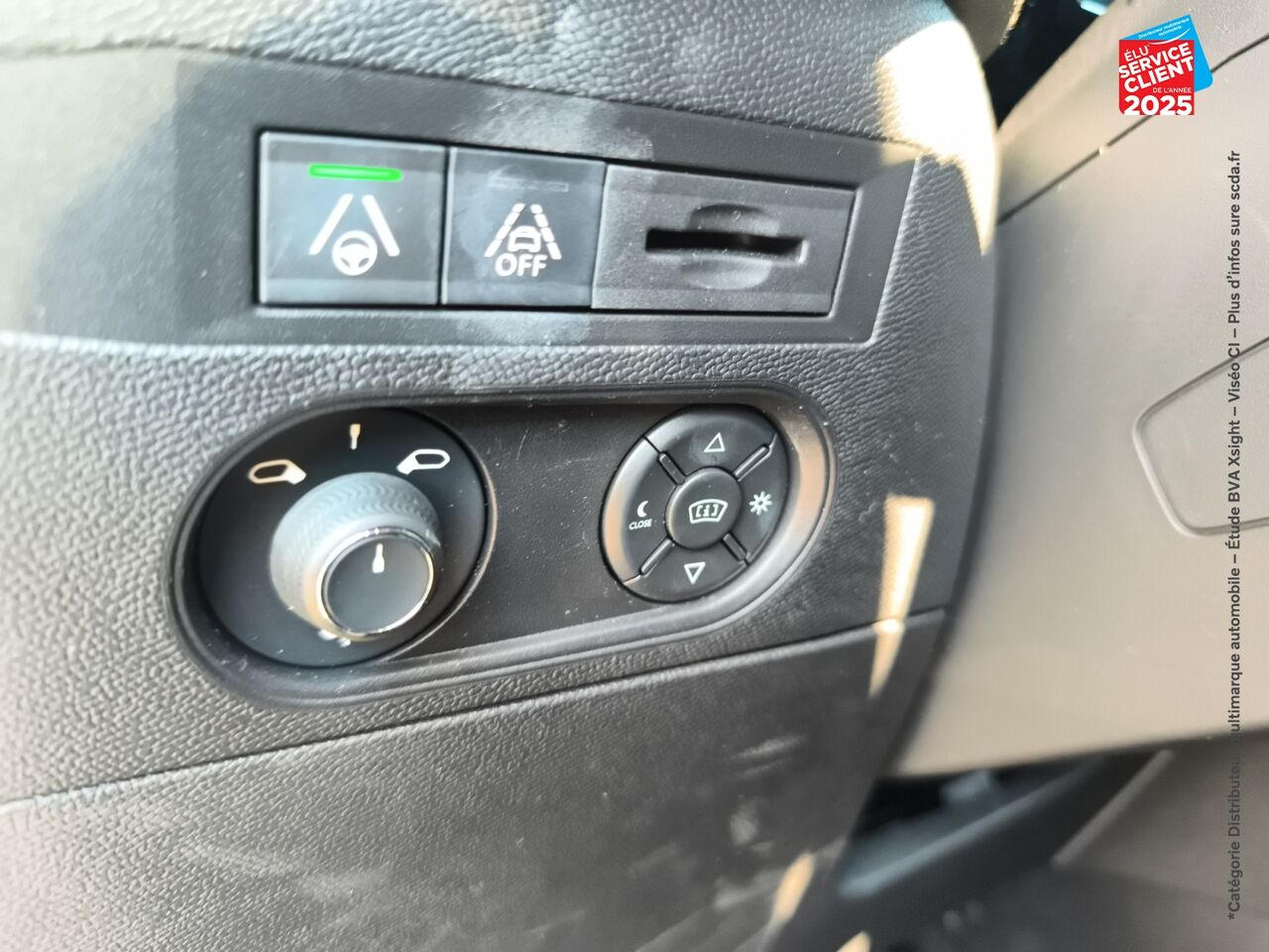Véhicule d'occasion DS DS 3 CROSSBACK PURETECH 155CH GRAND CHIC AUTOMATIQUE SIEGES CHAUF/CUIR GPS CAMERA CARPLAY chez Renault Saint-Louis