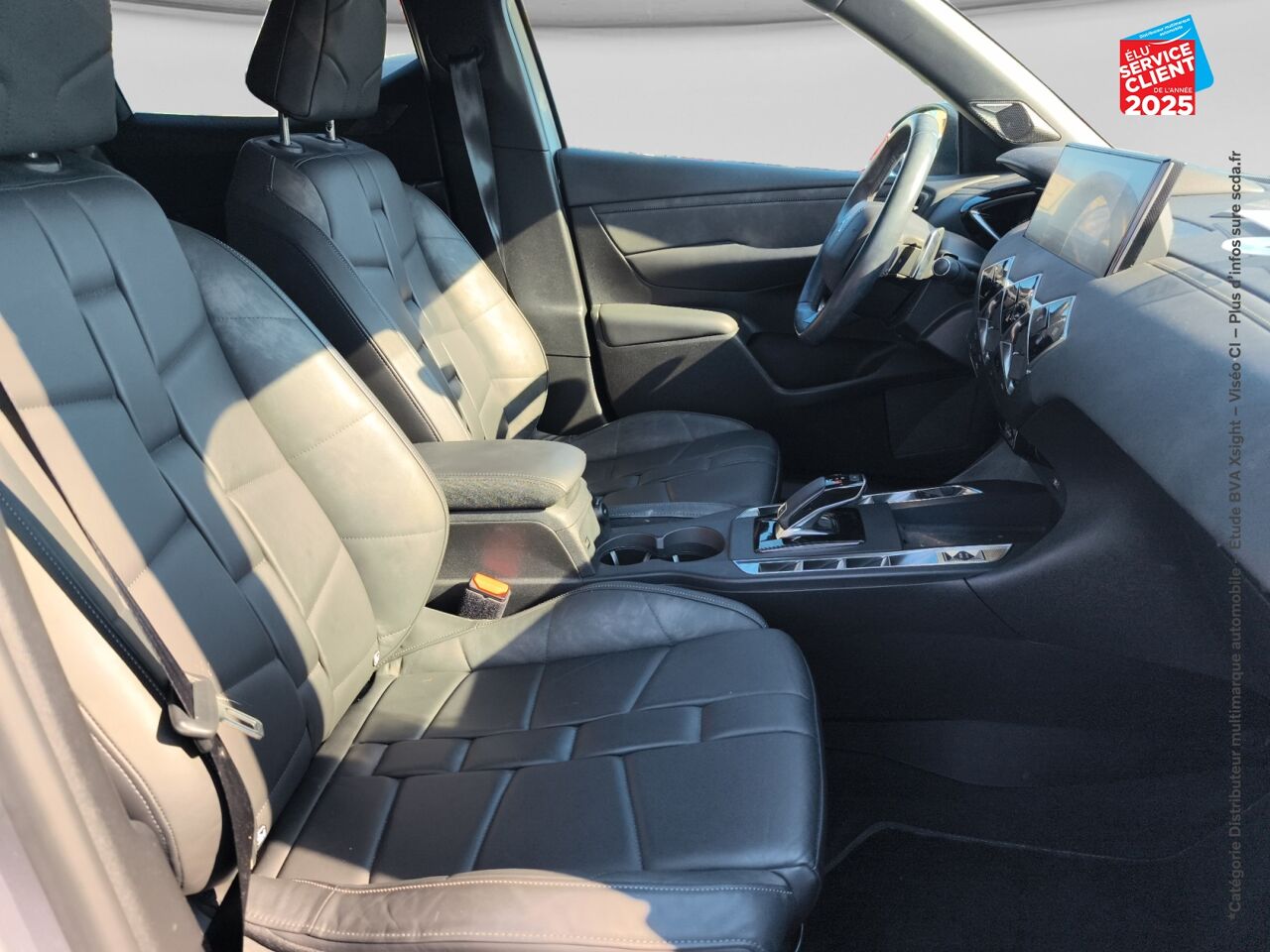 Véhicule d'occasion DS DS 3 CROSSBACK PURETECH 155CH GRAND CHIC AUTOMATIQUE SIEGES CHAUF/CUIR GPS CAMERA CARPLAY chez Renault Saint-Louis