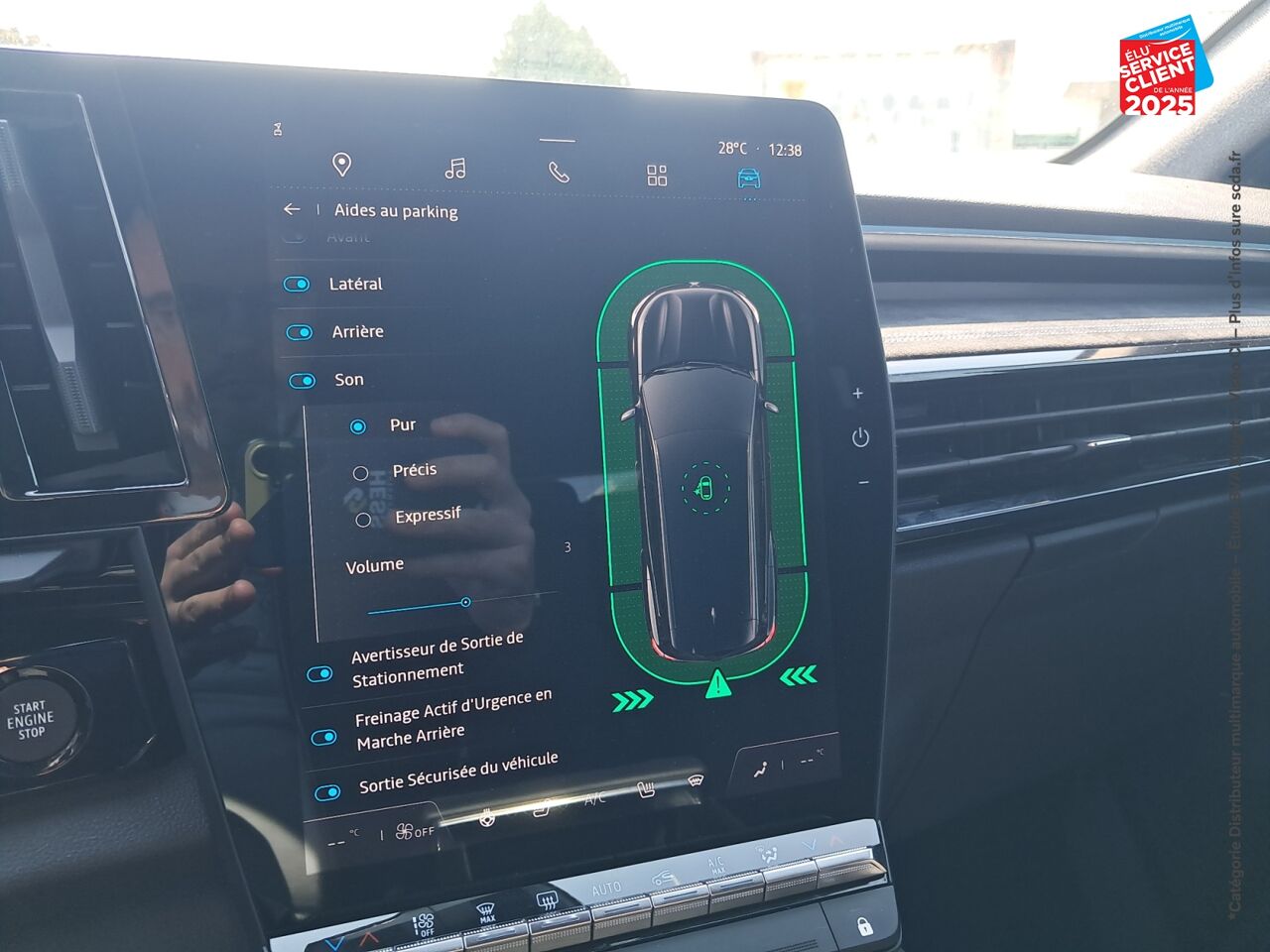 Véhicule d'occasion RENAULT ESPACE 1.2 E-TECH FULL HYBRID 200CH ESPRIT ALPINE TPANO SIEGE CHAUF VOLANT CHAUF GPS chez Renault Saint-Louis