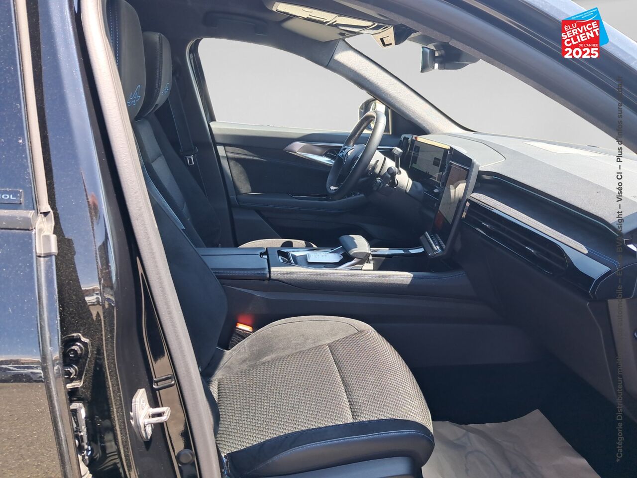 Véhicule d'occasion RENAULT ESPACE 1.2 E-TECH FULL HYBRID 200CH ESPRIT ALPINE TPANO SIEGE CHAUF VOLANT CHAUF GPS chez Renault Saint-Louis