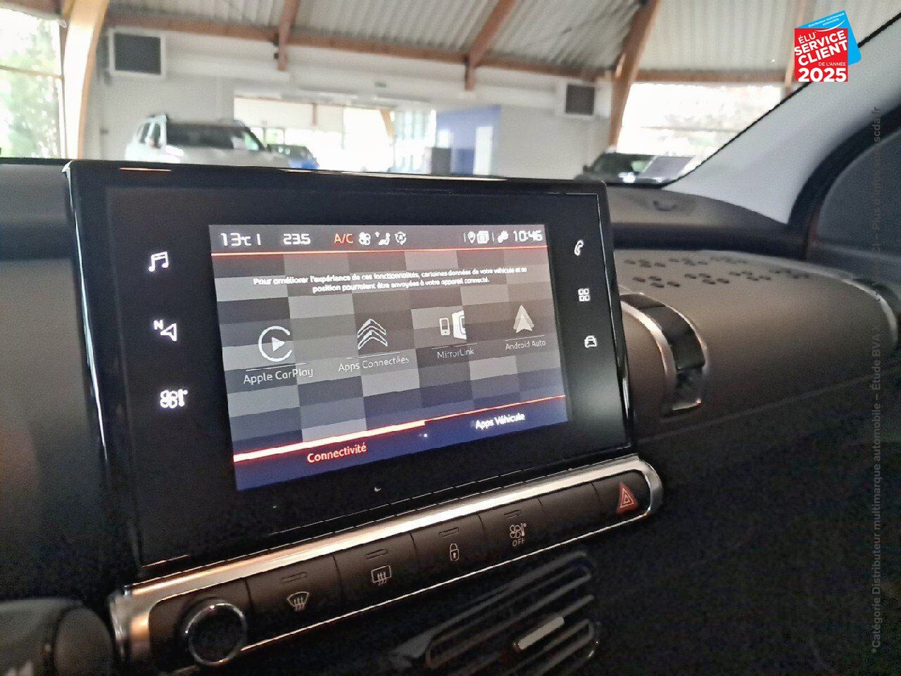 Véhicule d'occasion CITROEN C4 CACTUS PURETECH 110CH SS SHINE E6.D chez Renault Saint-Louis