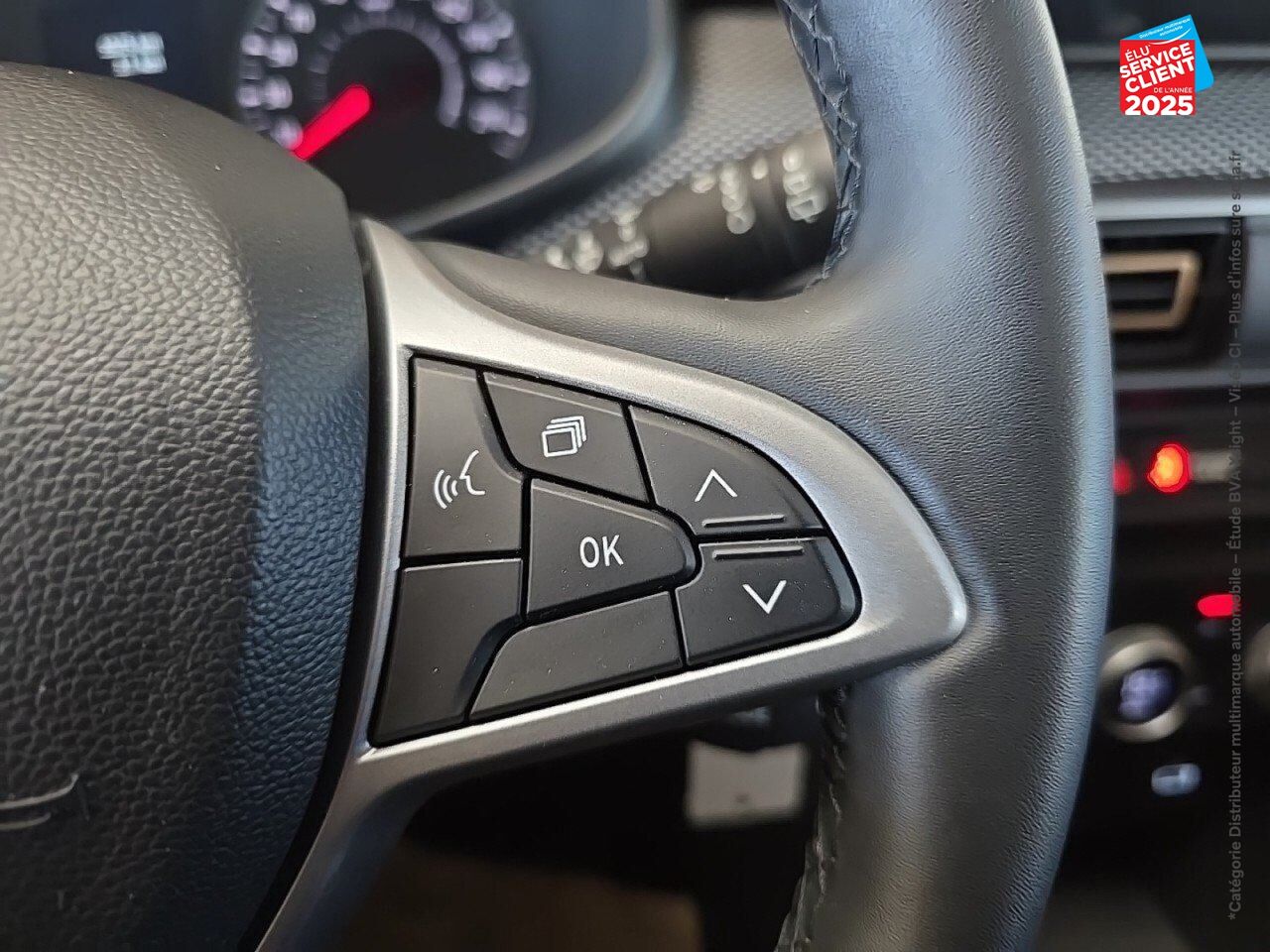 Véhicule d'occasion DACIA SANDERO 1.0 ECO-G 100CH STEPWAY EXPRESSION GPS CAMERA chez Peugeot Hirson