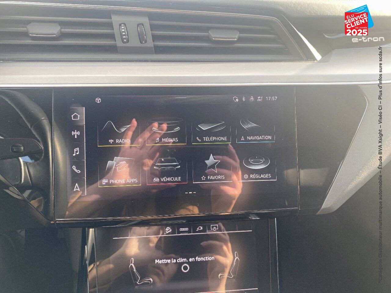 Véhicule d'occasion AUDI E-TRON 50 313CH AVUS E-QUATTRO 9CV CUIR GPS CAMERA chez MINI Besançon