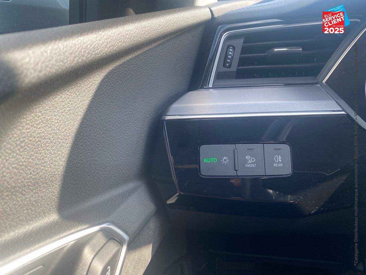 Véhicule d'occasion AUDI E-TRON 50 313CH AVUS E-QUATTRO 9CV CUIR GPS CAMERA chez MINI Besançon