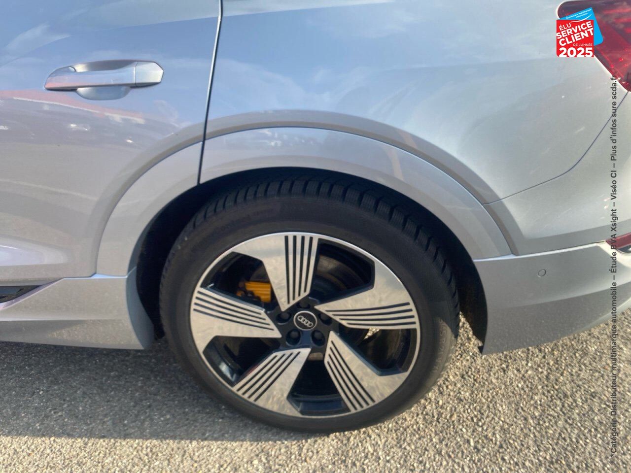 Véhicule d'occasion AUDI E-TRON 50 313CH AVUS E-QUATTRO 9CV CUIR GPS CAMERA chez MINI Besançon
