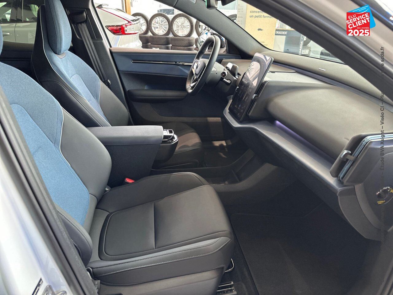 Véhicule d'occasion VOLVO EX30 SINGLE EXTENDED RANGE 272CH PLUS chez Opel Besançon