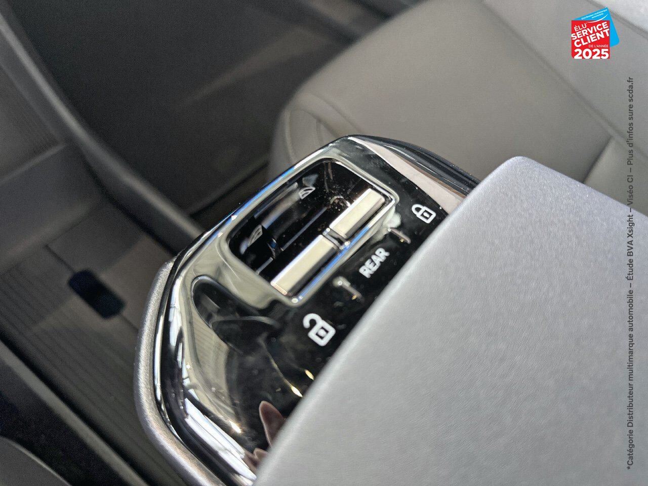 Véhicule d'occasion VOLVO EX30 SINGLE EXTENDED RANGE 272CH PLUS chez Opel Besançon