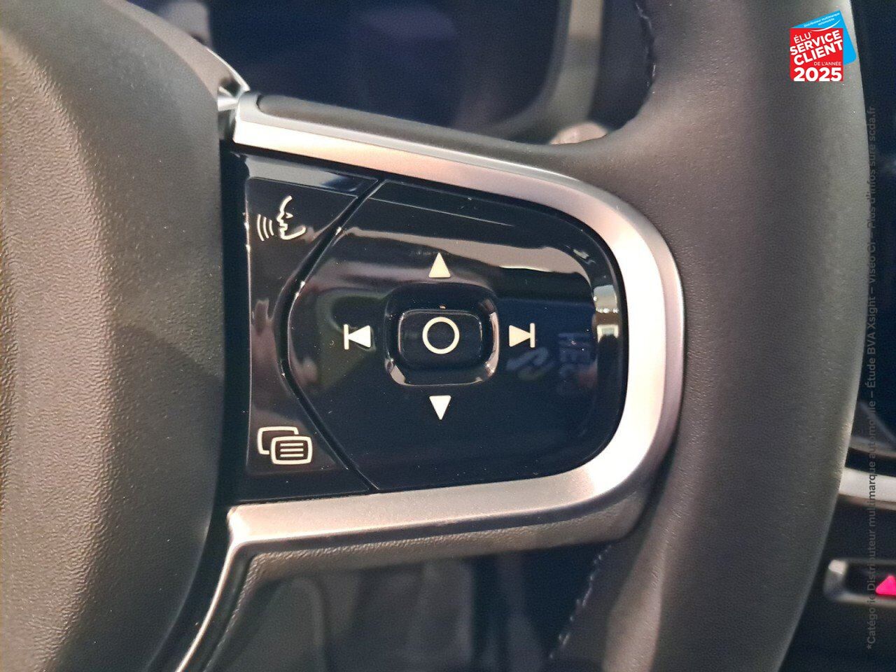 Véhicule d'occasion VOLVO V60 B4 197CH PLUS STYLE DARK DCT 7 chez Volvo Strasbourg