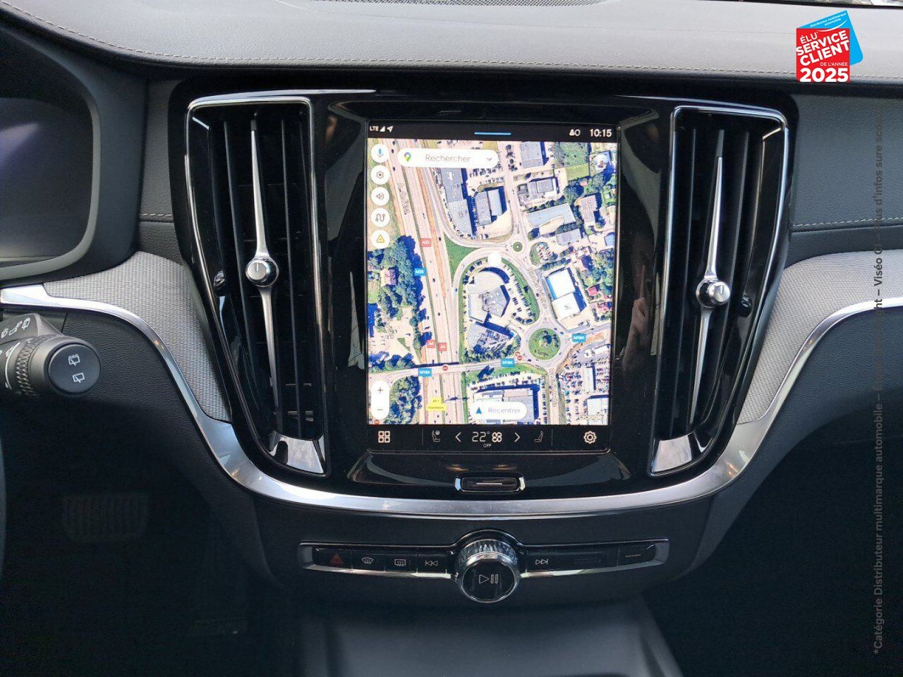 Véhicule d'occasion VOLVO V60 B4 197CH PLUS STYLE DARK DCT 7 chez Volvo Strasbourg