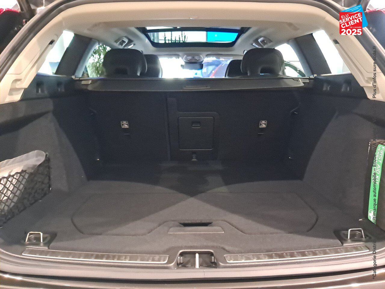 Véhicule d'occasion VOLVO V60 B4 197CH PLUS STYLE DARK DCT 7 chez Volvo Strasbourg