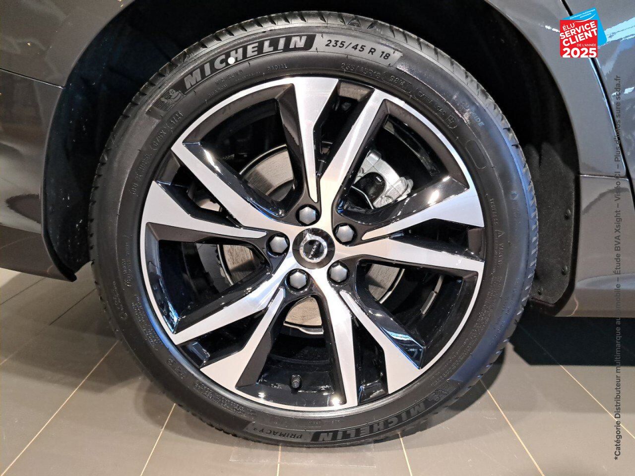 Véhicule d'occasion VOLVO V60 B4 197CH PLUS STYLE DARK DCT 7 chez Volvo Strasbourg
