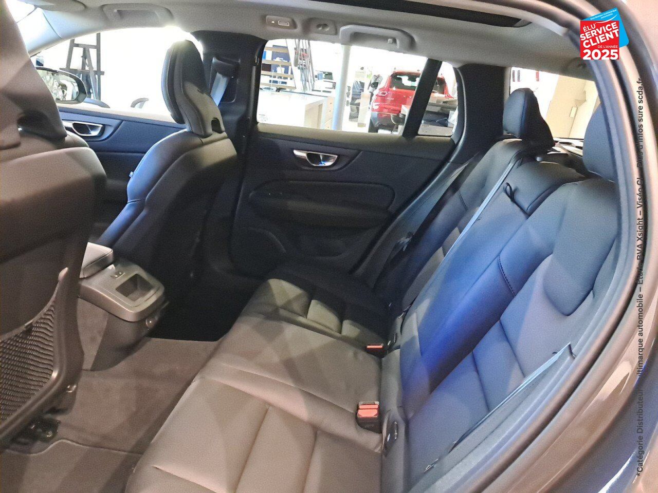 Véhicule d'occasion VOLVO V60 B4 197CH PLUS STYLE DARK DCT 7 chez Volvo Strasbourg