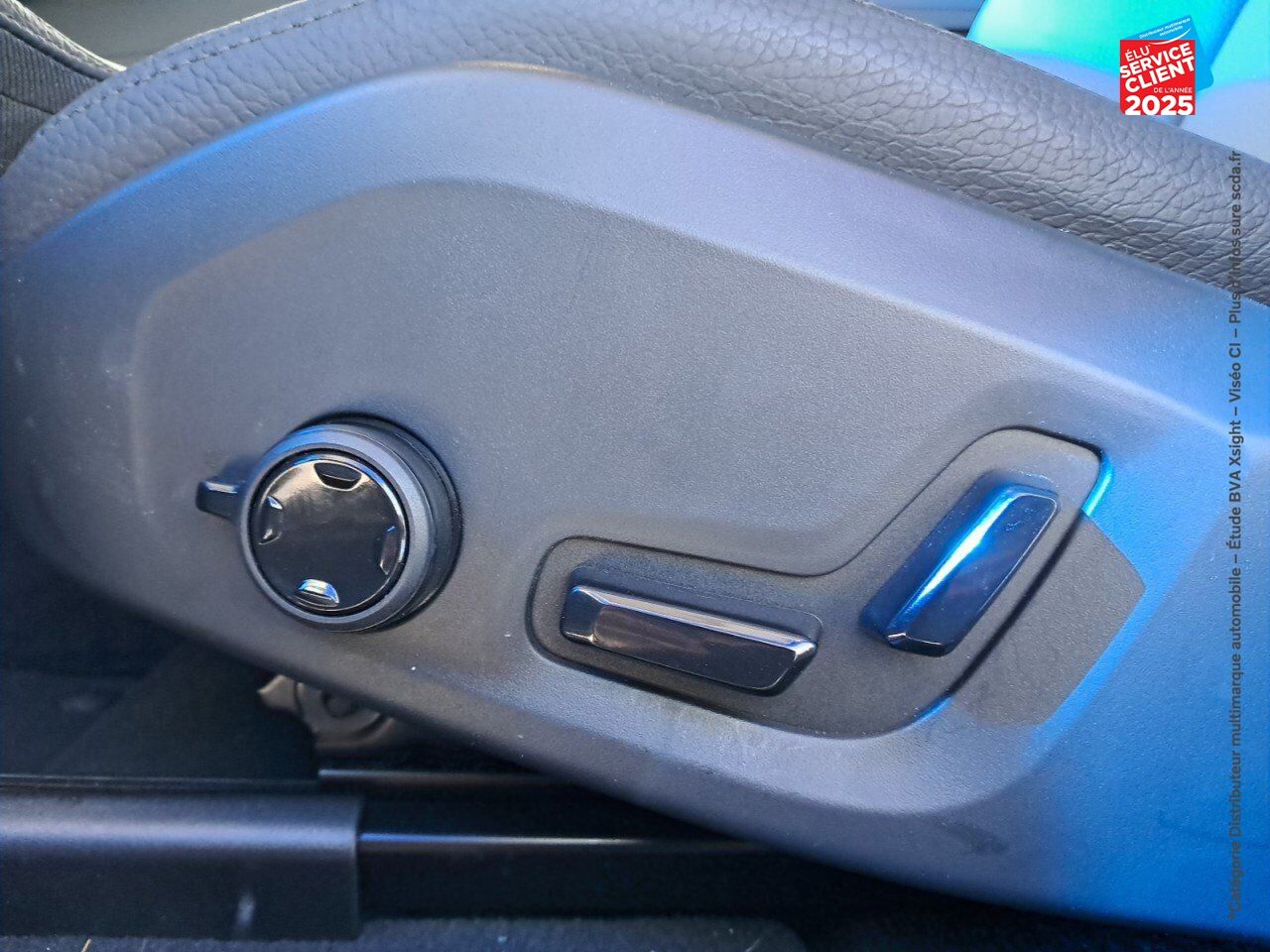 Véhicule neuf VOLVO XC60 T6 HYBRIDE RECHARGEABLE 253 + 145CH ULTRA STYLE DARK GEARTRONIC 8 AWD chez Volvo Strasbourg