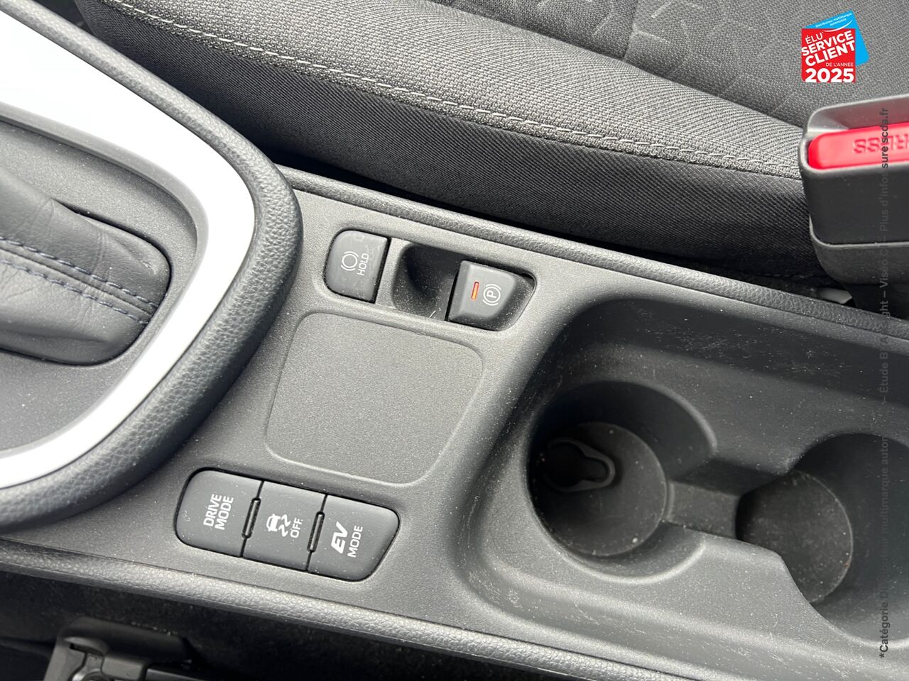 Véhicule d'occasion TOYOTA YARIS CROSS 116H DESIGN MY22 chez Toyota Besançon
