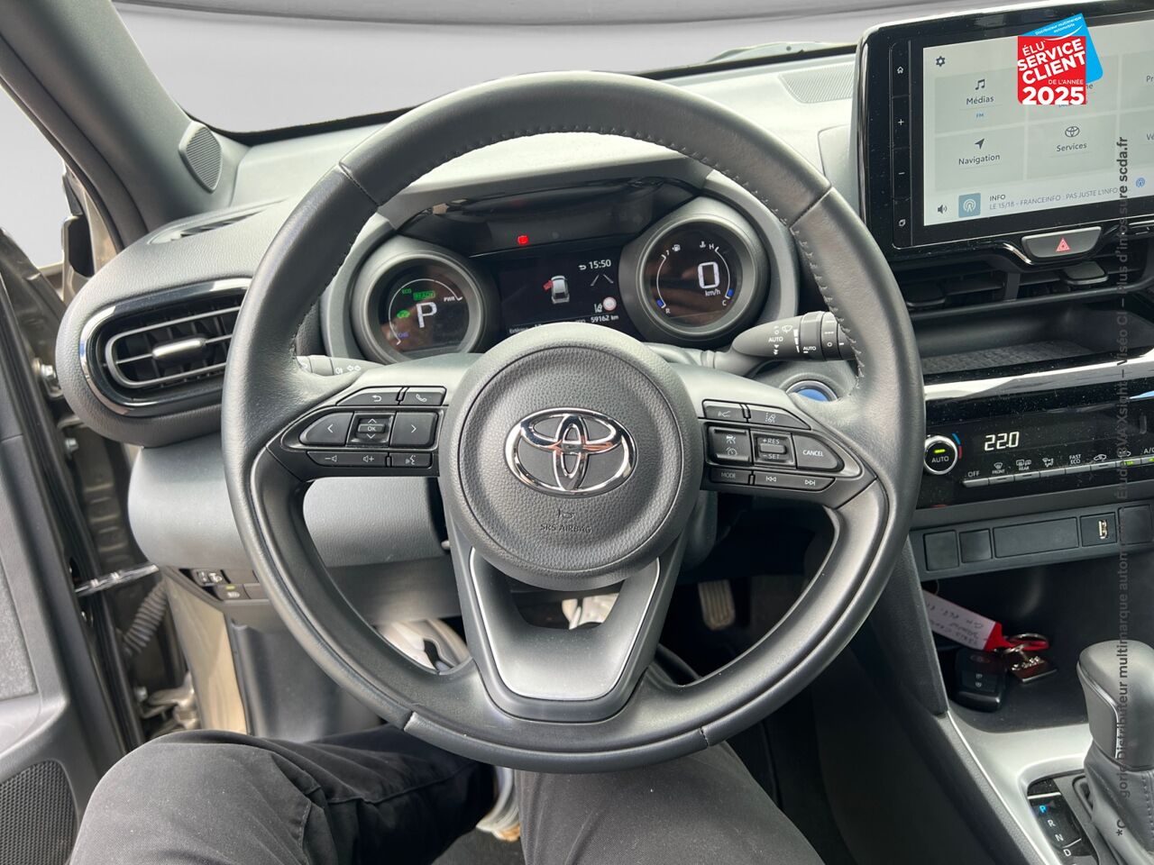 Véhicule d'occasion TOYOTA YARIS CROSS 116H DESIGN MY22 chez Toyota Besançon