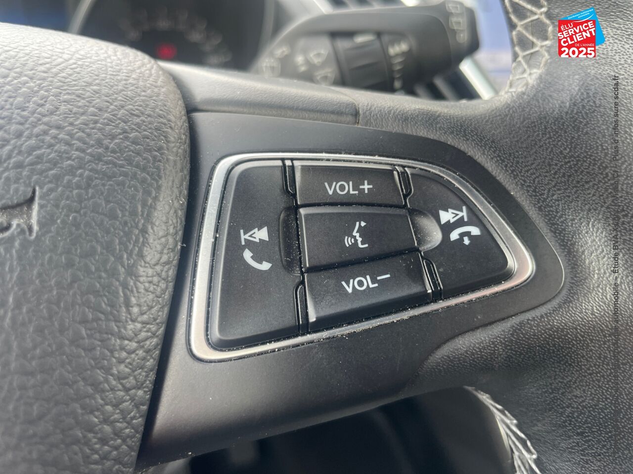 Véhicule d'occasion FORD C-MAX 1.0 ECOBOOST 125CH STOP/START TITANIUM EURO6.2 CAMERA chez Toyota Thionville
