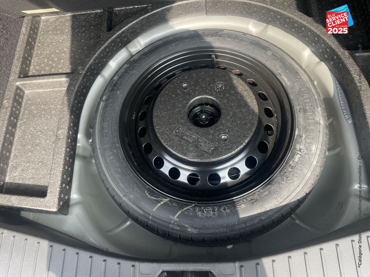 Véhicule d'occasion FORD C-MAX 1.0 ECOBOOST 125CH STOP/START TITANIUM EURO6.2 CAMERA chez Toyota Thionville
