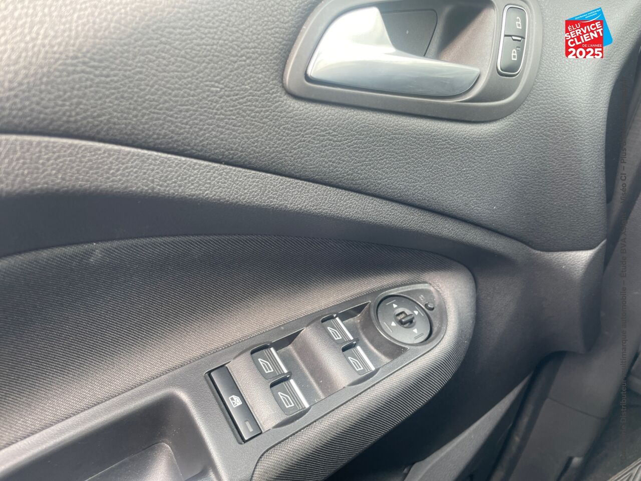 Véhicule d'occasion FORD C-MAX 1.0 ECOBOOST 125CH STOP/START TITANIUM EURO6.2 CAMERA chez Toyota Thionville