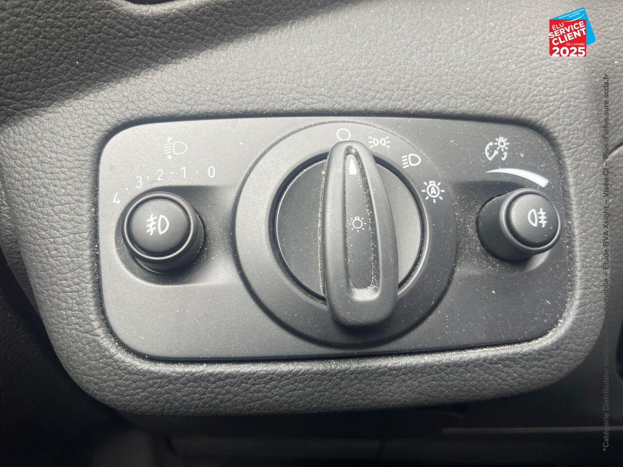 Véhicule d'occasion FORD C-MAX 1.0 ECOBOOST 125CH STOP/START TITANIUM EURO6.2 CAMERA chez Toyota Thionville