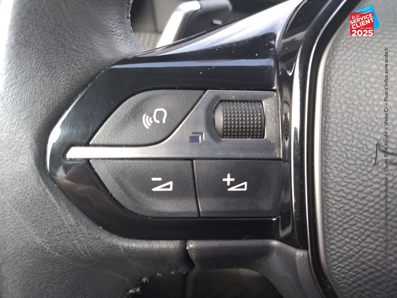 Véhicule d'occasion PEUGEOT 208 1.2 PURETECH 100CH S/S ALLURE BUSINESS EAT8 CAMERA chez Renault Colmar
